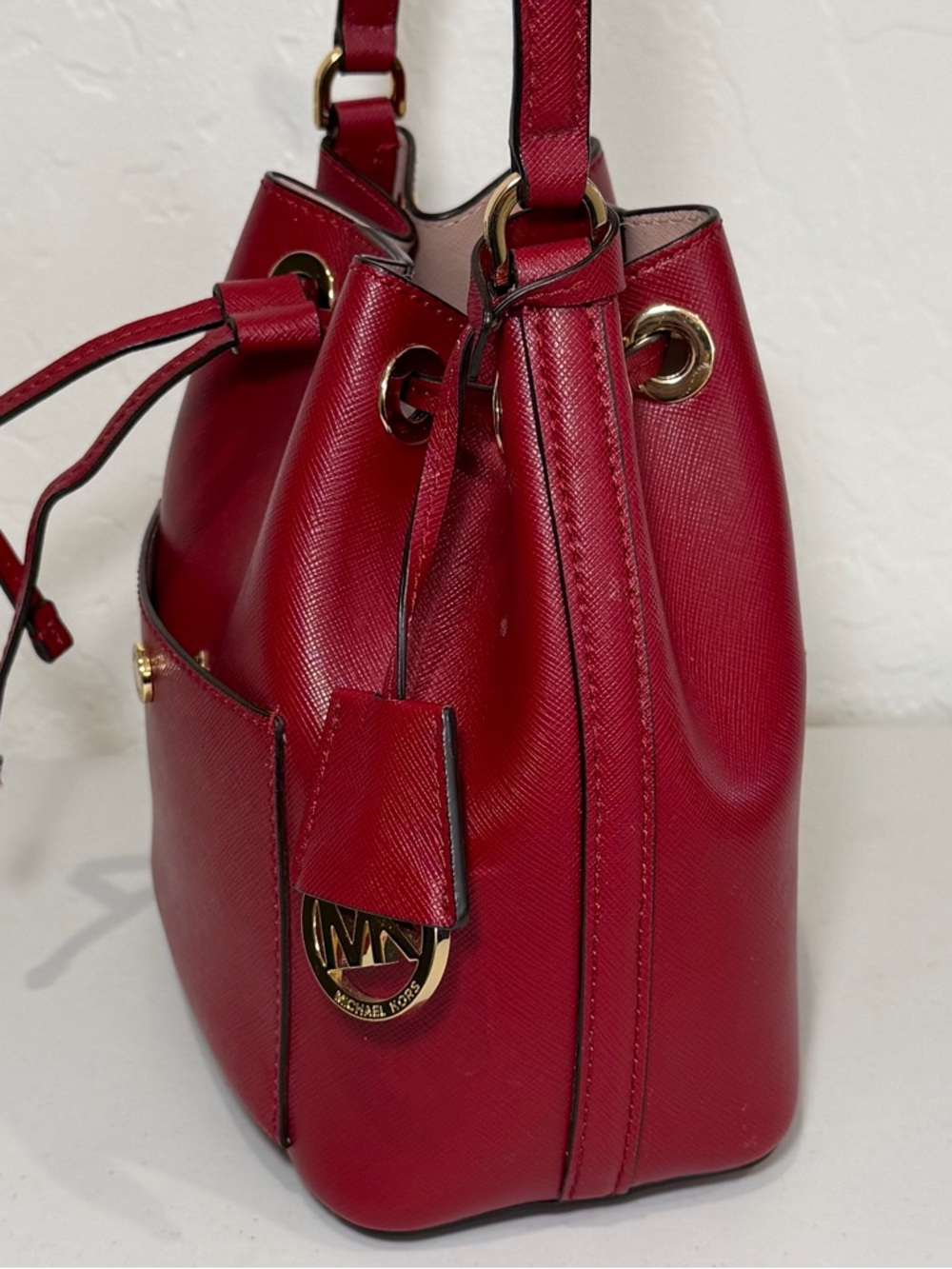 Michael Kors Greenwich Bucket Bag - Picture 5 of 12